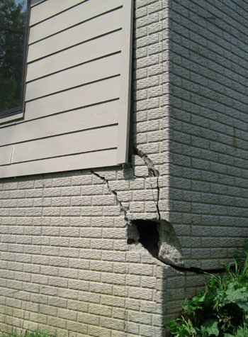 severe cracking of structural walls in Henrietta