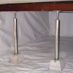 crawl space jack posts installed in an encapsulated crawl space in Cicero